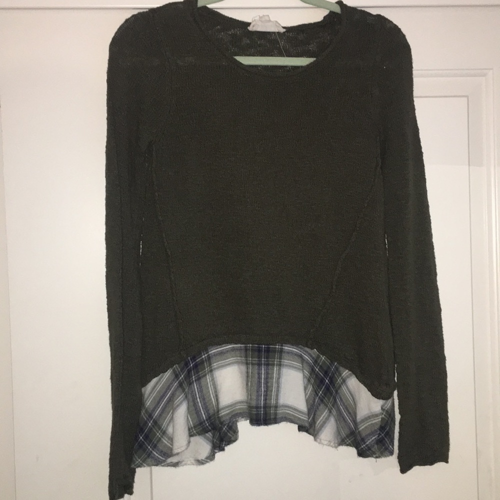 green top with flannel edge